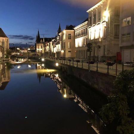 Studio Medieval City Center At River De Leie Gante Exterior foto